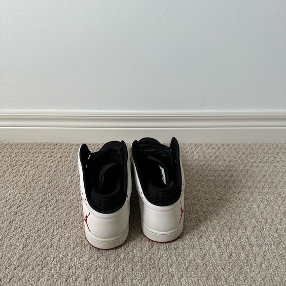 nike air jordan sneakers - Picture 6 of 8